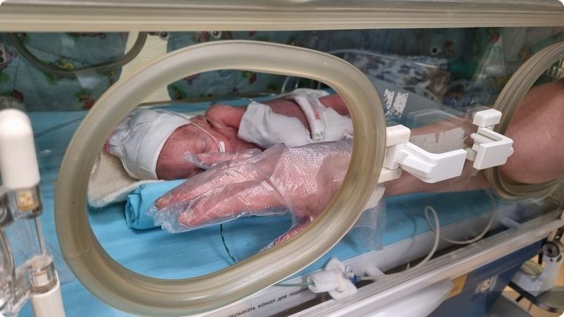 Новый День: Уральские врачи выходили новорожденных близнецов массой в 1 килограмм (ФОТО)