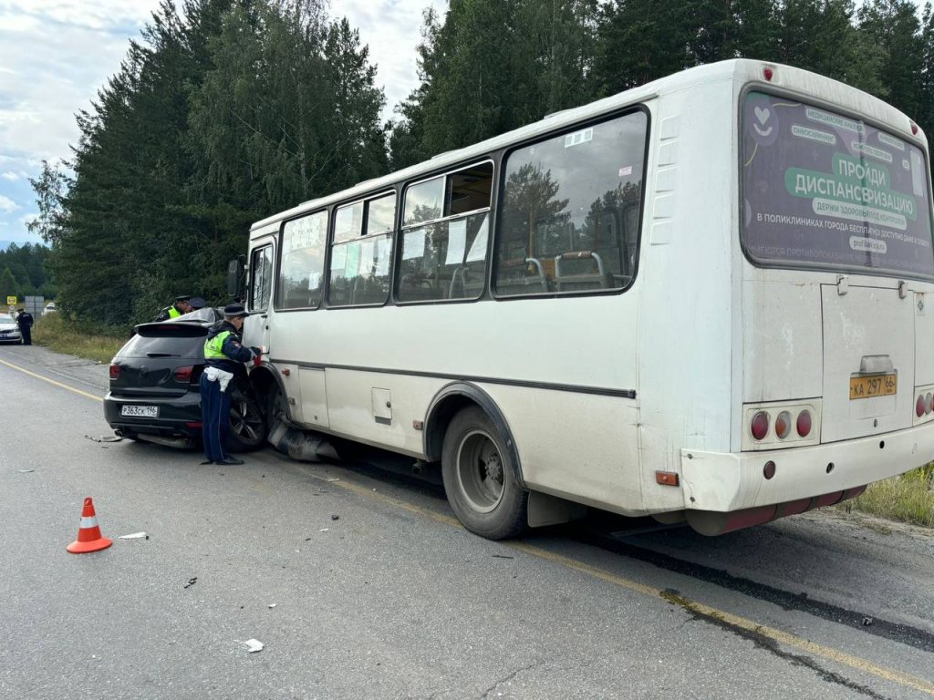 Двое пострадавших в ДТП под Первоуральском попали в реанимацию