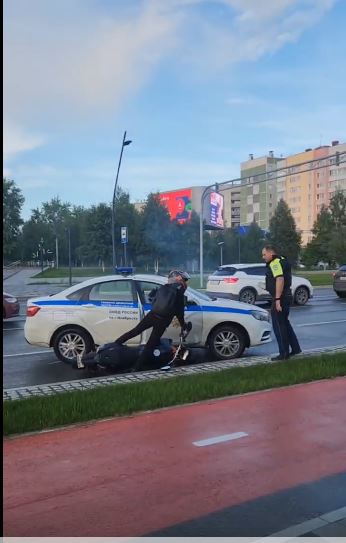 Новый День: В Ноябрьске полиция травмировала байкера