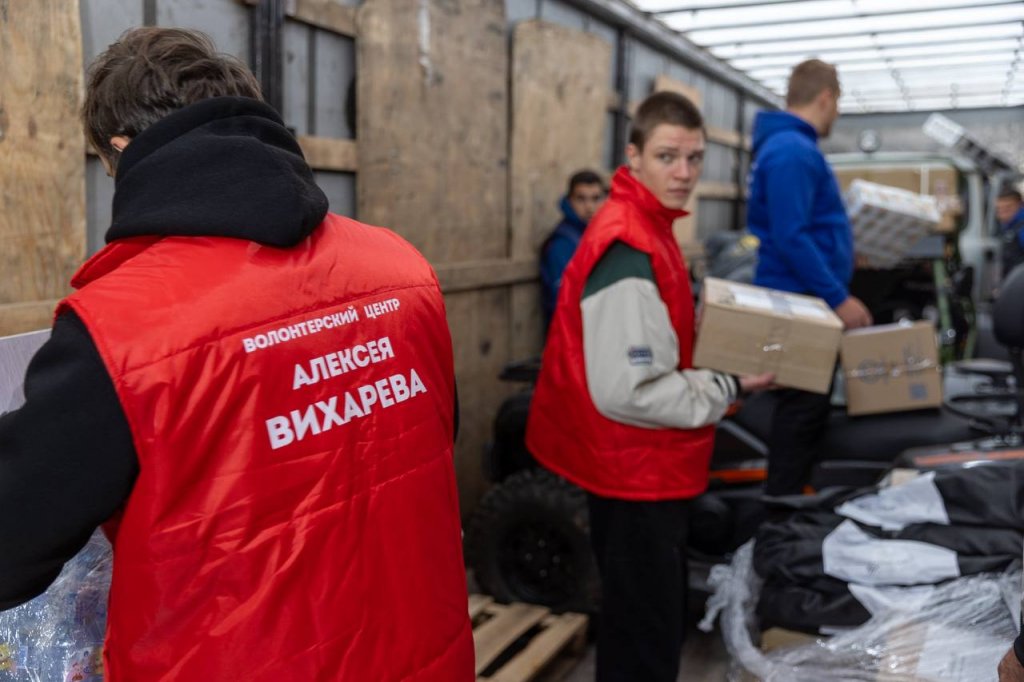 Депутат Алексей Вихарев и общественники отправили в ДНР новую партию гуманитарной помощи