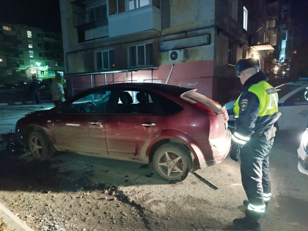 Новый День: Водитель иномарки сбил двух подростков на питбайке и скрылся (ФОТО)