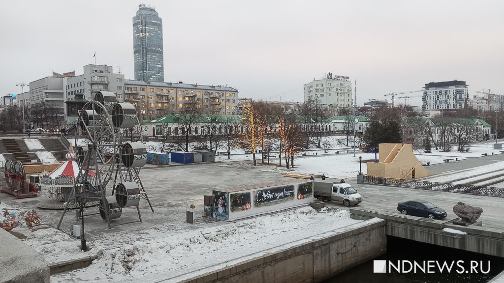 Новый День: В Историческом сквере установили колесо обозрения (ФОТО)