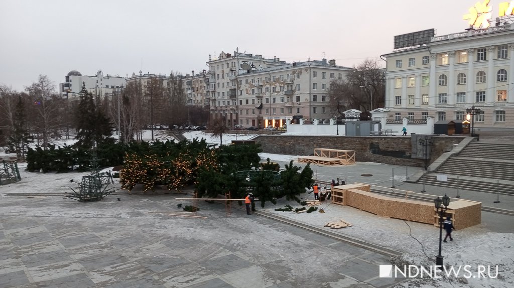 Новый День: В Историческом сквере установили колесо обозрения (ФОТО)