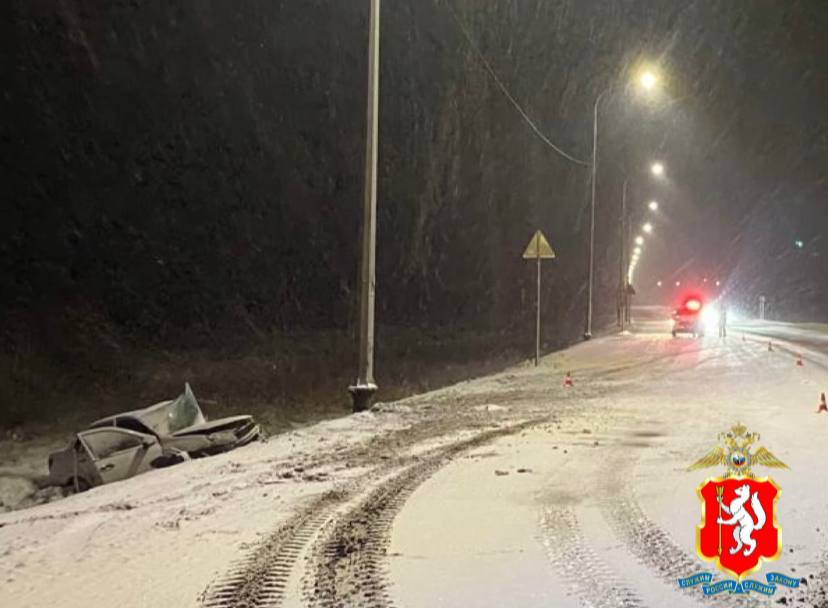 В ДТП погиб 25-летний водитель, пострадала его 17-летняя спутница (ФОТО)