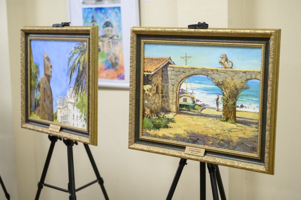 В Верхней Пышме проходит выставка картин о путешествии по Чили (ФОТО)