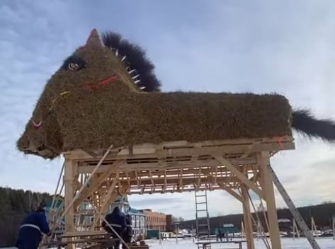 В Парке сказов показали коня, которого сожгут на Масленицу (ФОТО)