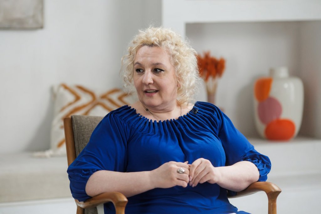 Одноклассники выпустили к 8 Марта шоу о преображении женщины