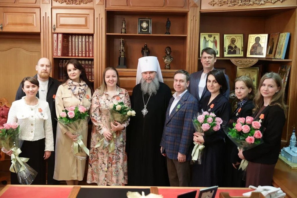 Митрополит наградил директора Фонда святой Екатерины