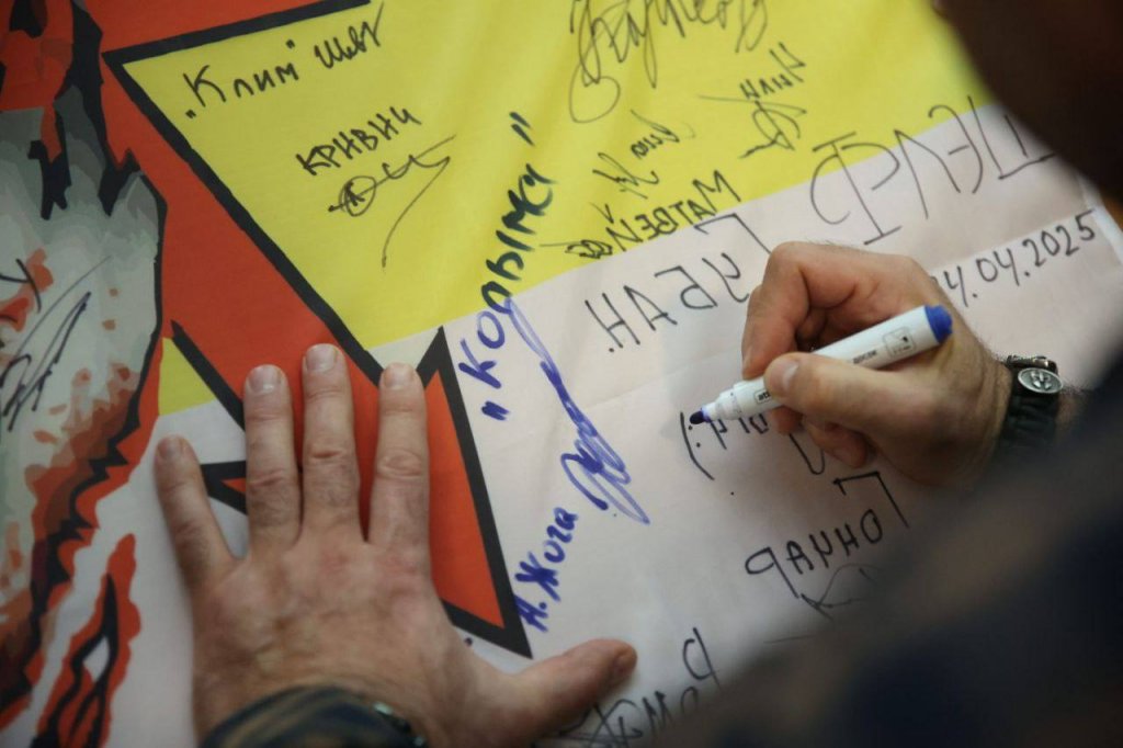 В екатеринбургской гимназии появился класс памяти Владимира Жоги (ФОТО)