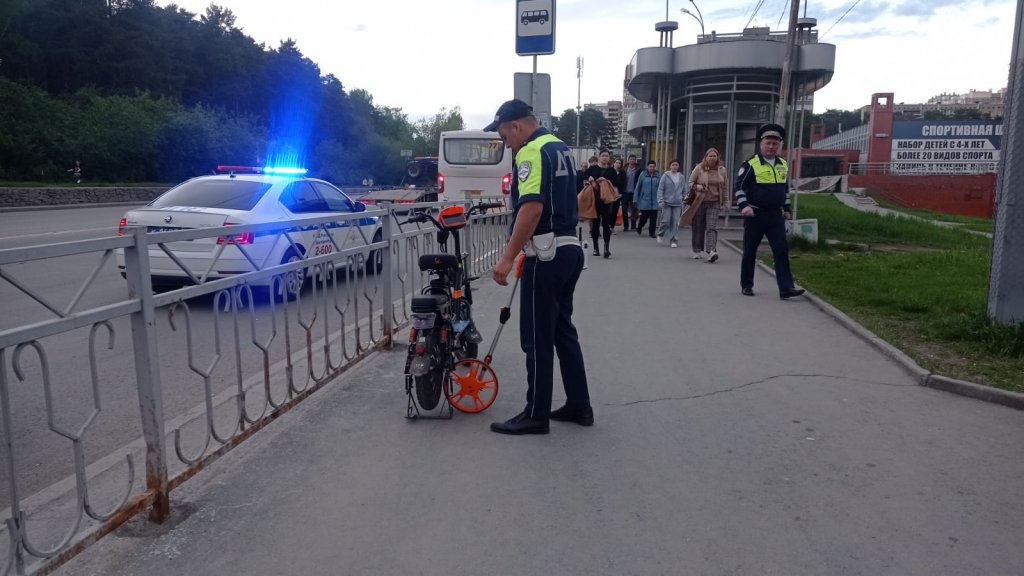 Курьер на мощном электровелосипеде сбил 4-летнего ребенка (ФОТО)