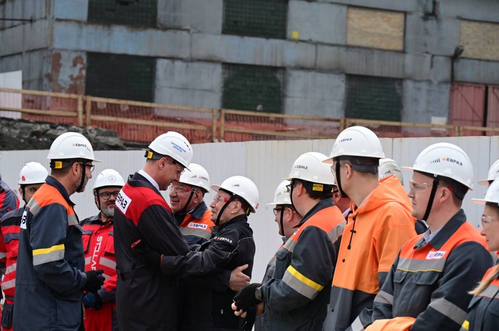 Паслер и руководство НТМК заложили плиту в основание новой коксовой батареи (ФОТО)