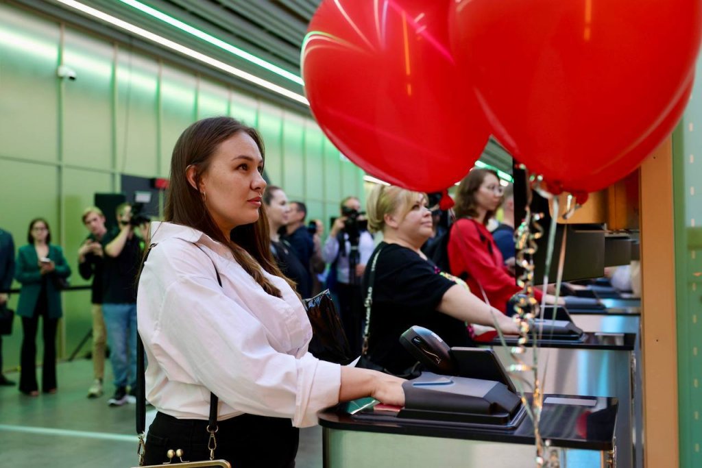 Пассажиры Кольцово теперь могут сами пересекать госграницу