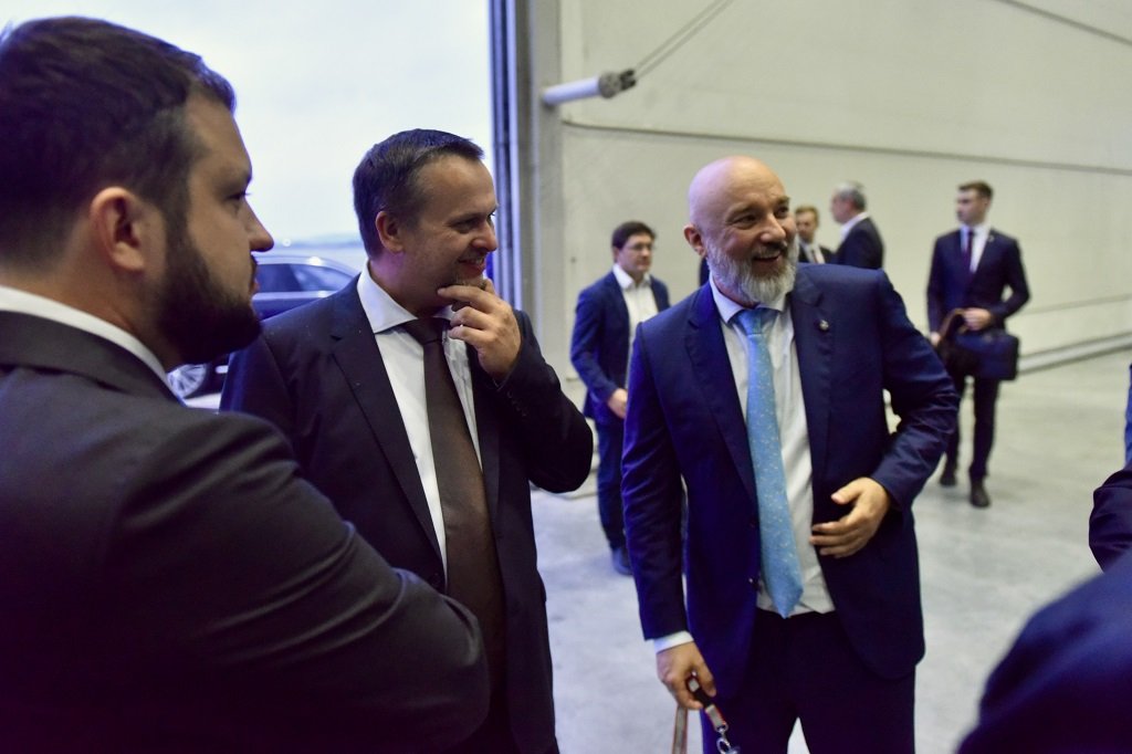 Глава Минтранса РФ посетил авиационно-техническую базу «Уральских авиалиний» (ФОТО)