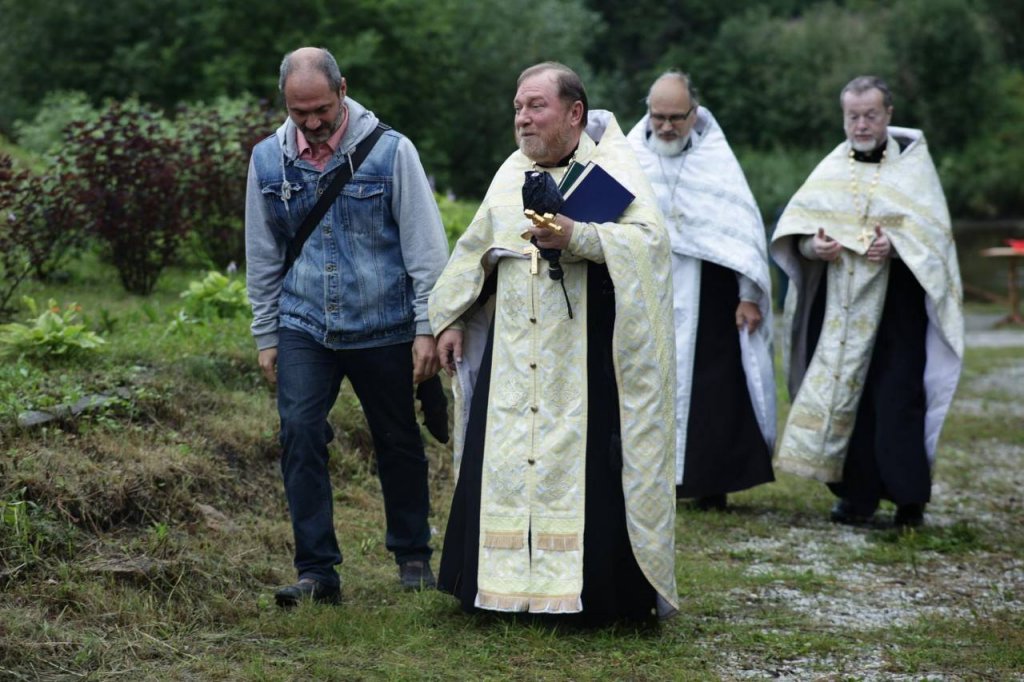 На Урале прошло массовое крещение в реке Чусовой