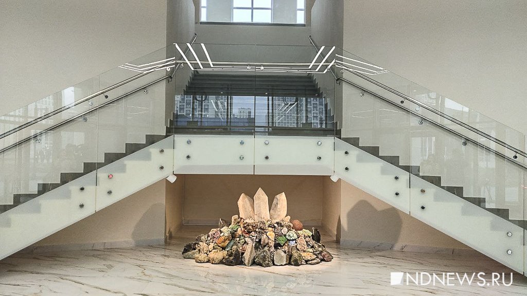 В Академическом открыли здание районной администрации в стиле неоклассицизма (ФОТО)