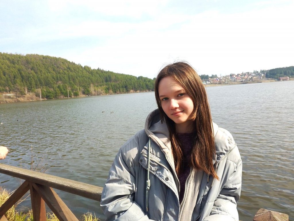 «Клубы дыма» в мозге: врачи спасли 14-летнюю девочку, у которой немели лицо и руки