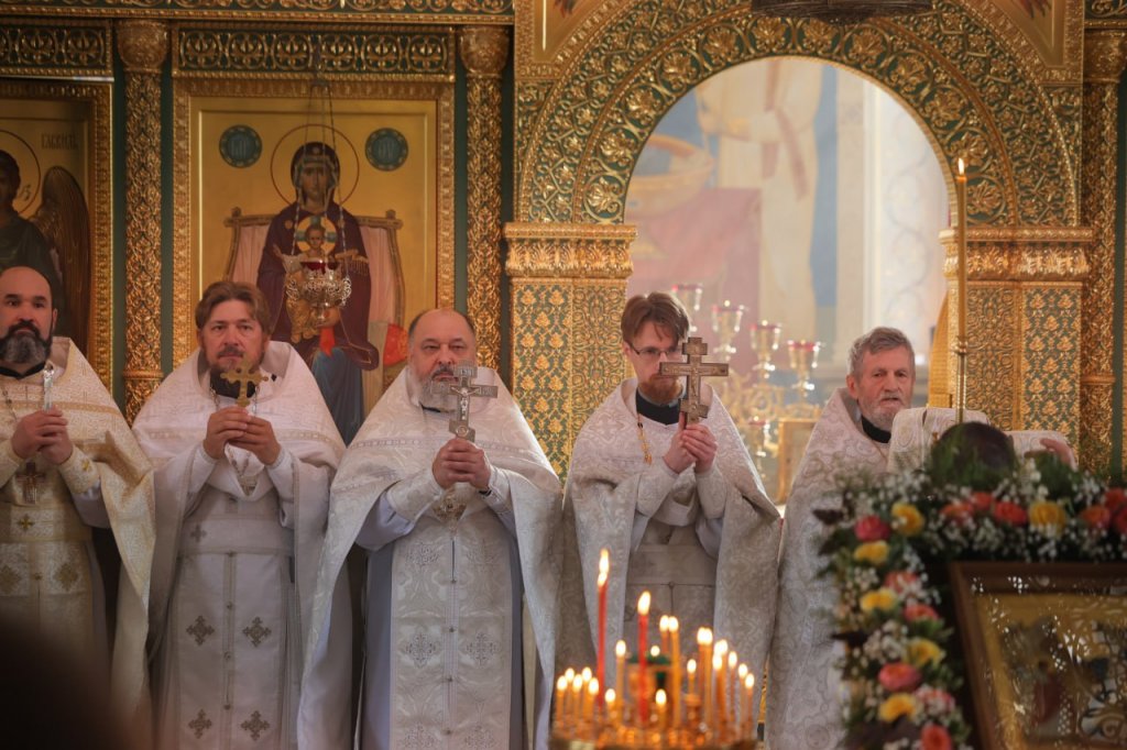 Митрополит Евгений благословил крестный ход в старейшем селе Среднего Урала (ФОТО)