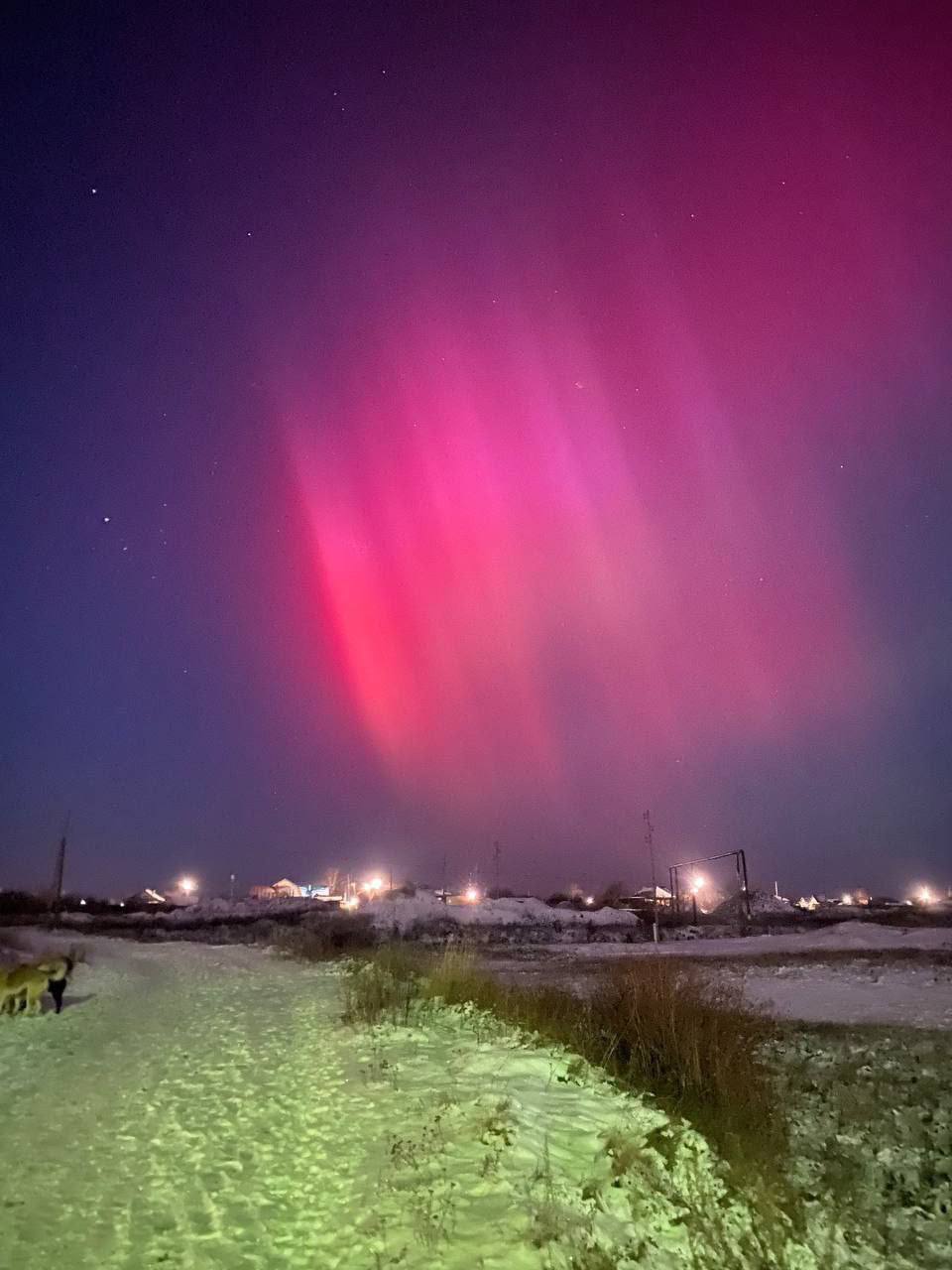 В Свердловской области заметили розовое полярное сияние (ФОТО)