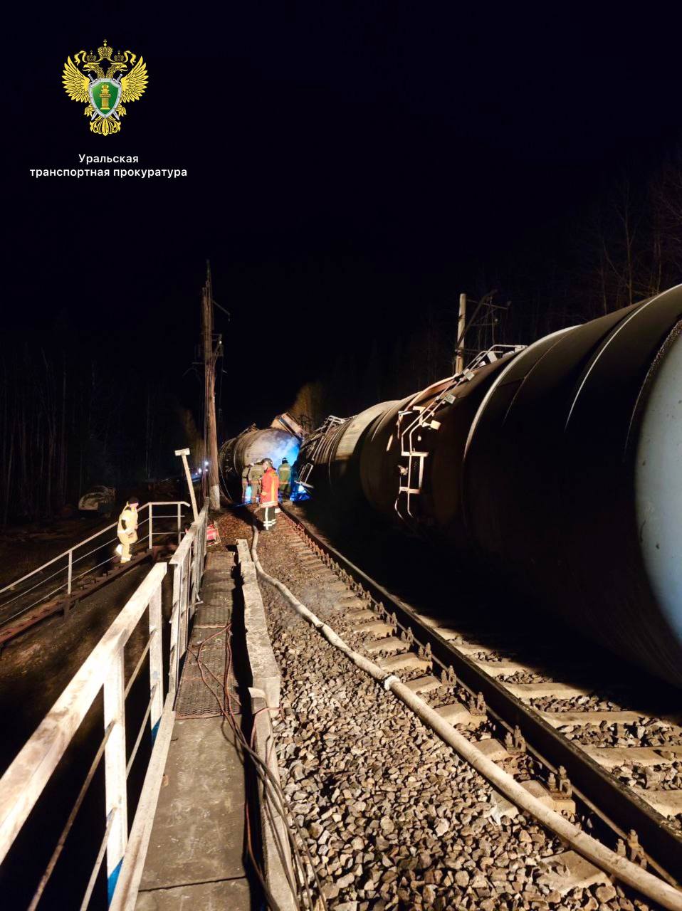 Пожар на СвЖД потушен. Повреждены пути, поезда следуют измененным маршрутом