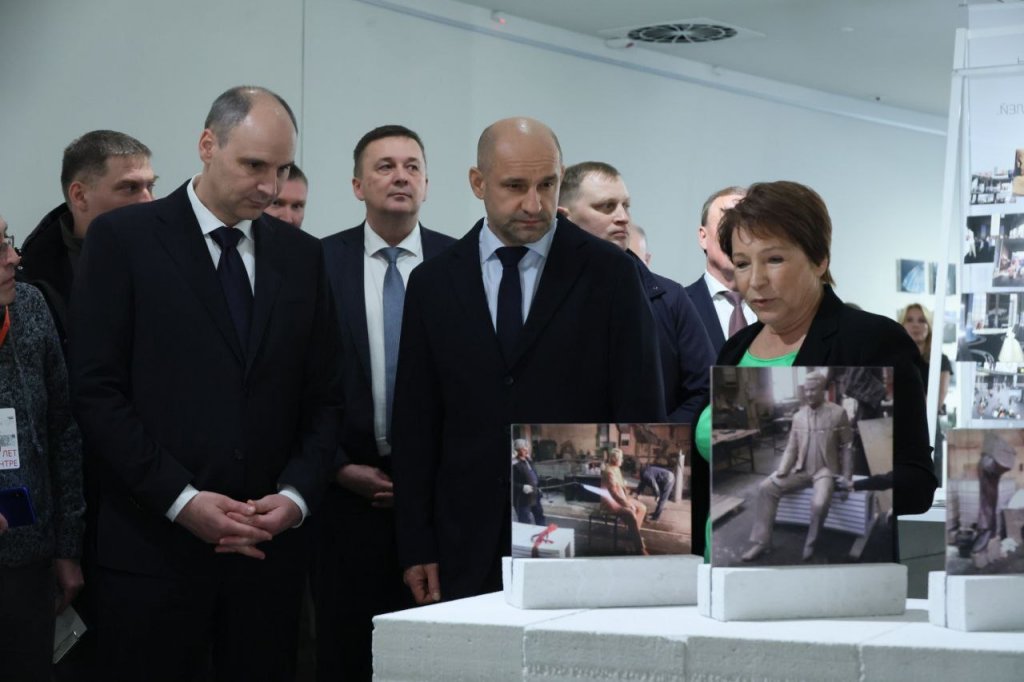 Полпред президента Артем Жога и губернатор Денис Паслер поздравили Ельцин-центр с юбилеем (ФОТО)