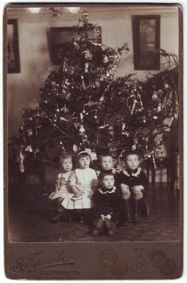 Екатеринбуржцам предлагают ретрофотосессии на камеру начала XX века