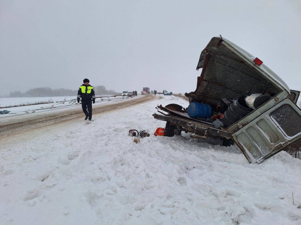 один человек погиб, пятеро ранены