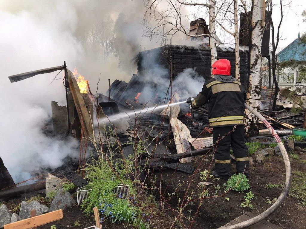 Уралец сжег дом вместе с хозяином, обидевшись, что его не пустили в гости