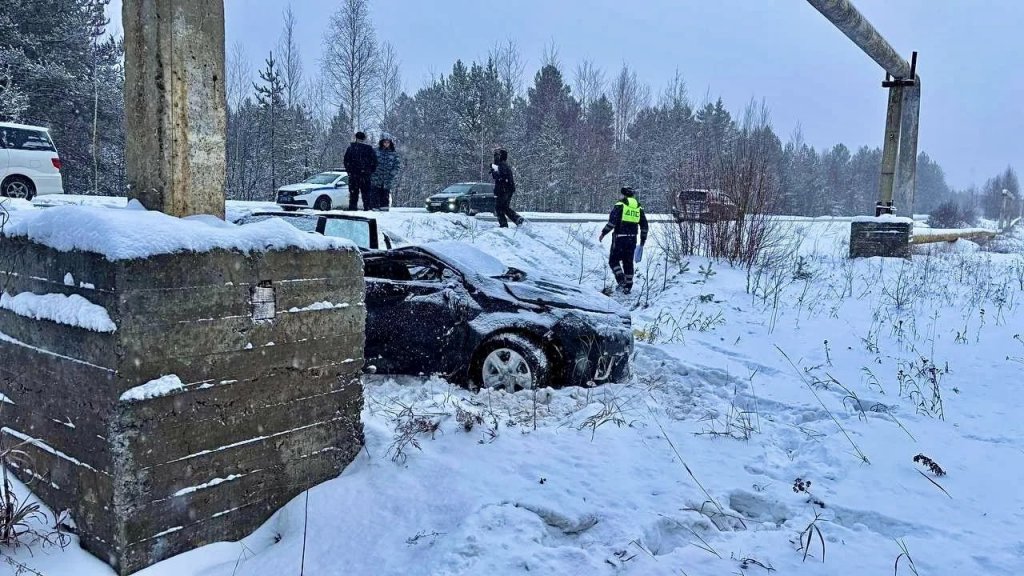 В Североуральске водитель, получивший права накануне, влетел в опору газопровода (ФОТО)
