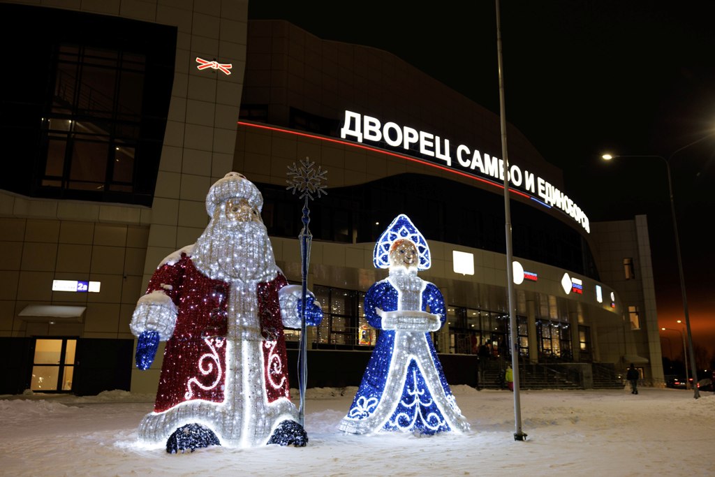 Красивые елки, праздничный парк, музей, фотозоны – Верхняя Пышма зовет уральцев на Новый год (ФОТО)