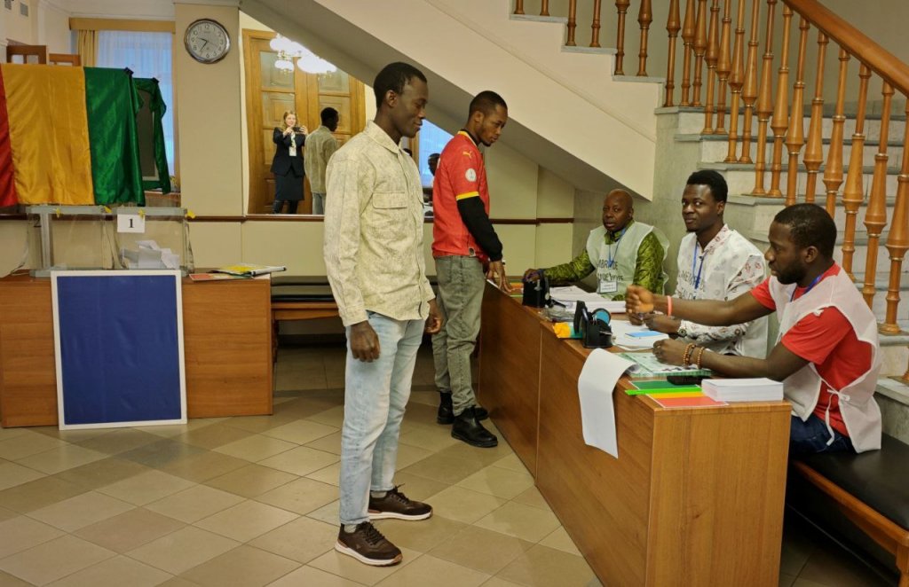 В Екатеринбурге выбирают президента Гвинеи (ФОТО)