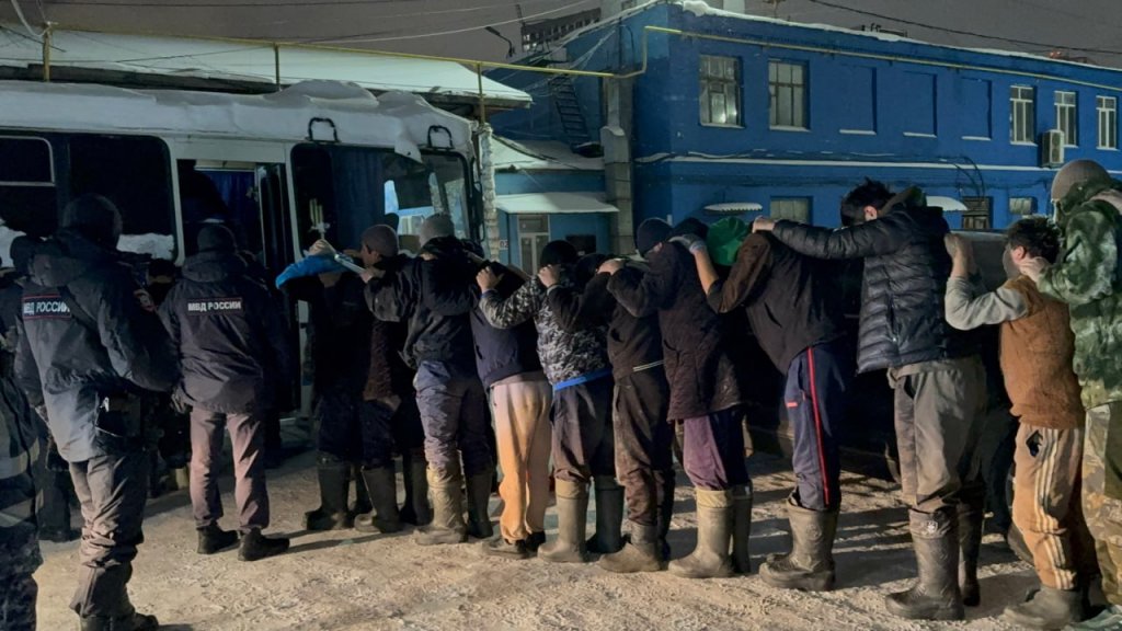 На хладокомбинате задержали 80 мигрантов, больше половины оказались нелегалами (ФОТО)