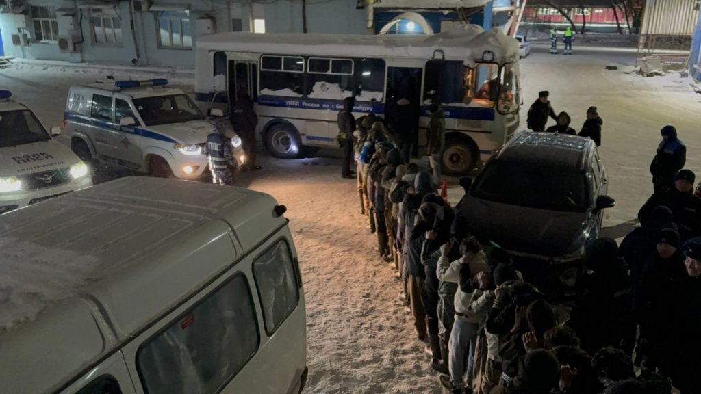 На хладокомбинате задержали 80 мигрантов, больше половины оказались нелегалами (ФОТО)