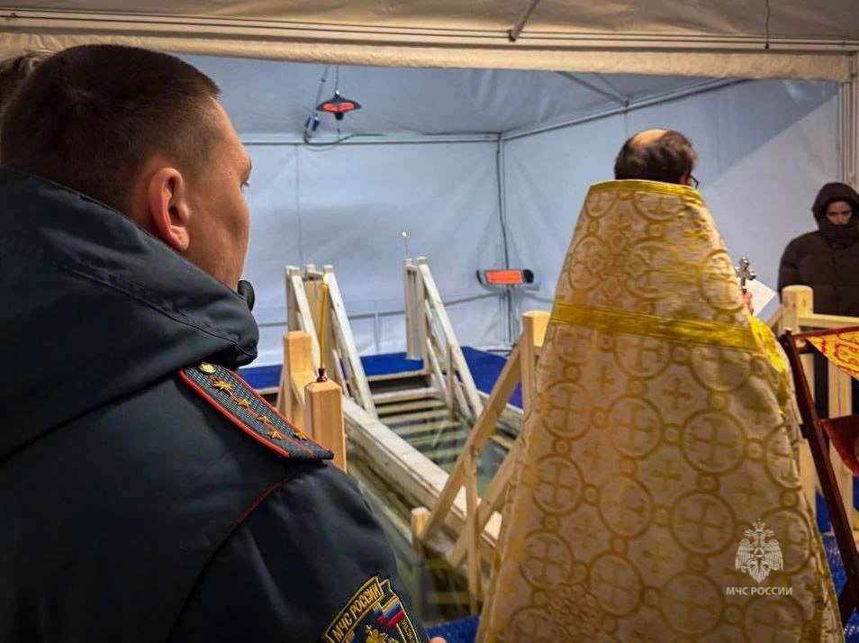 За ночь в крещенские купели окунулись более 8 тысяч уральцев (ФОТО)