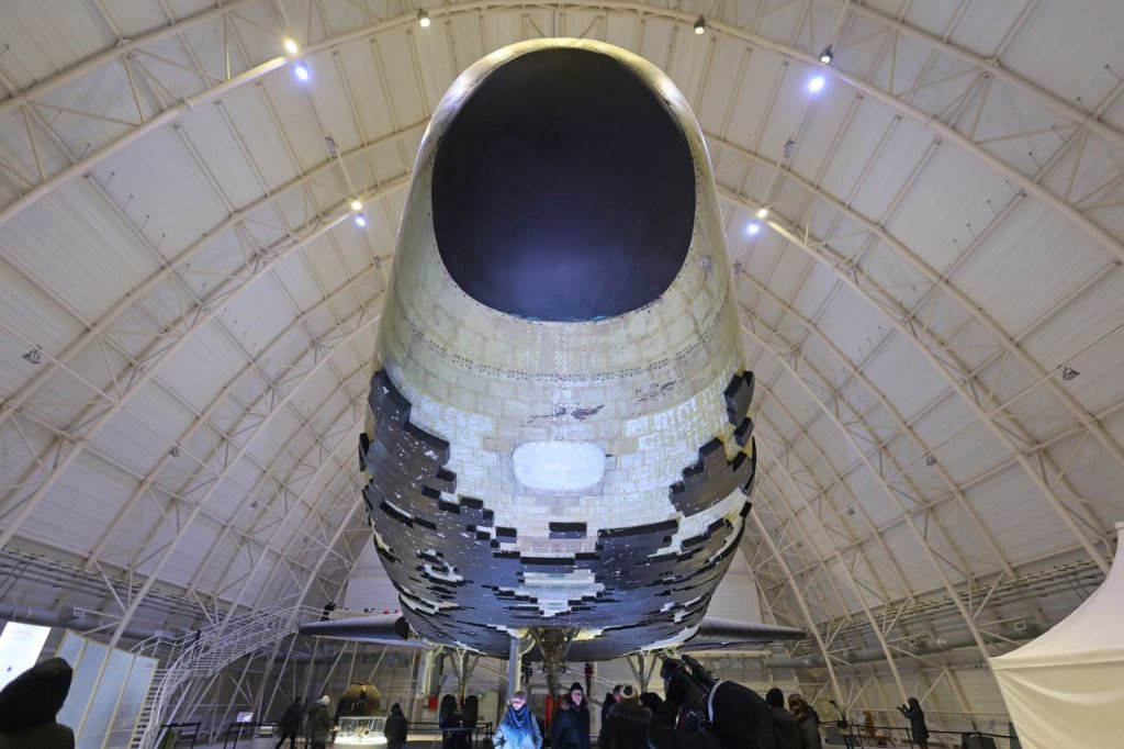 Космический корабль приземлился в Верхней Пышме (ФОТО, ВИДЕО)