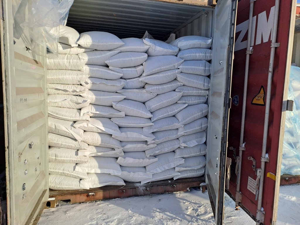 2,5 тысячи тонн китайских семечек привезли на Урал