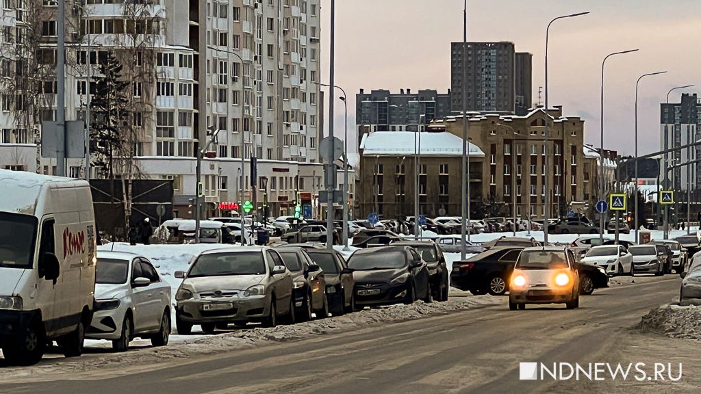 Жители Академического жалуются на качество уборки улицы Чкалова (ФОТО)