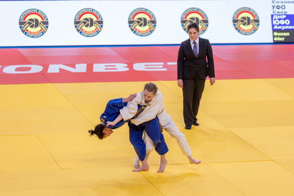 Два «золота» уже завоевали свердловчанки на первенстве России по дзюдо среди юниоров