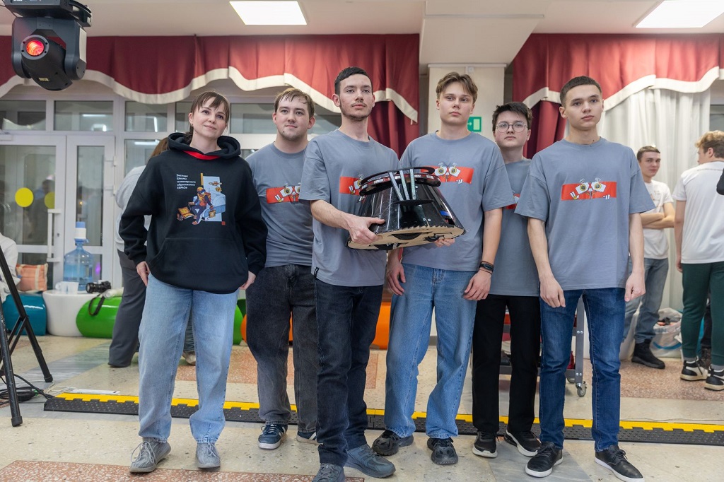 ЕВРАЗ и НТИ второй раз провели инженерное шоу «Битва роботов» (ФОТО)