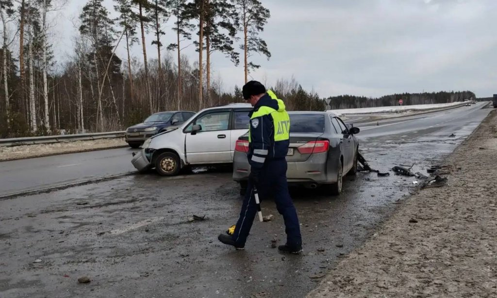 В ДТП на Екатеринбургской кольцевой дороге погибла женщина-водитель (ФОТО)