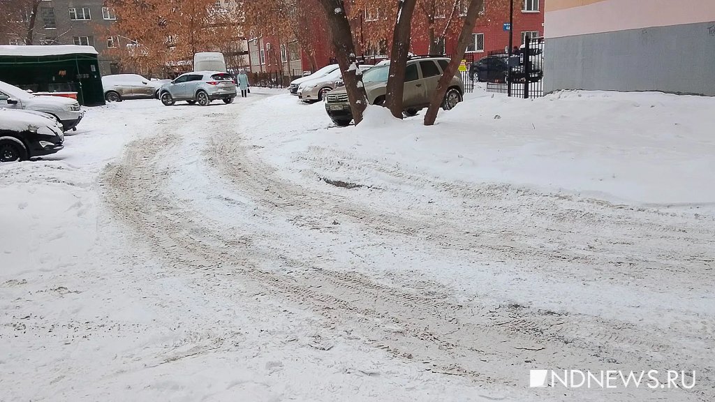 В Екатеринбурге стало опасно ходить по тротуарам (ФОТО)
