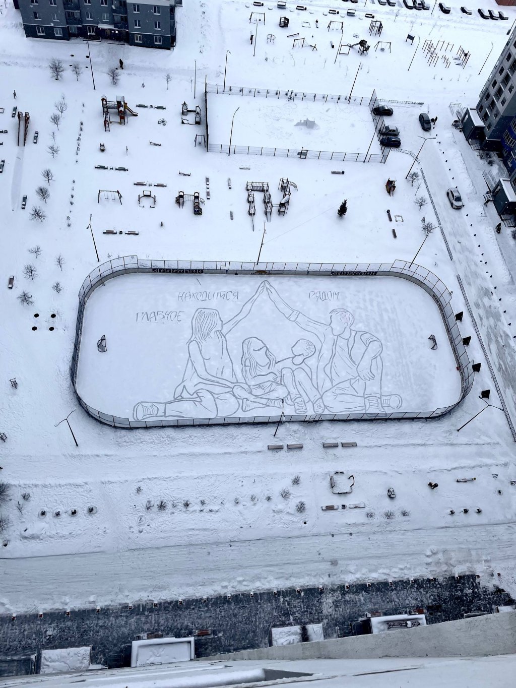 «В этом и есть прелесть – в моменте». Интервью с художником, чьи картины живут несколько часов