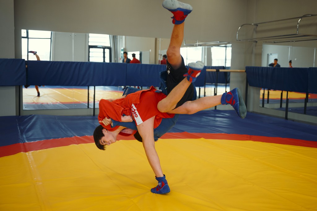 В поселке Исеть появился новый зал для занятий самбо