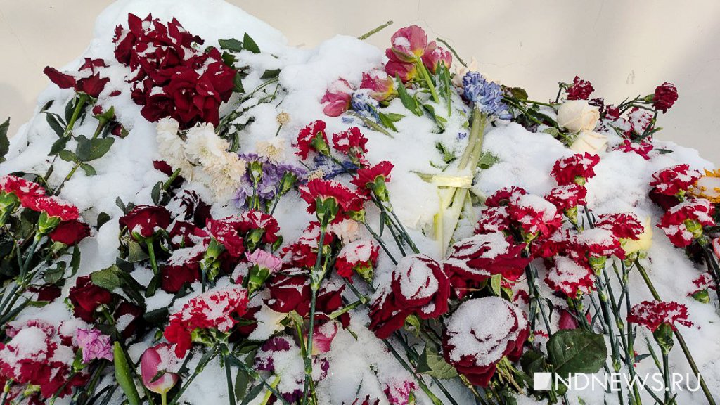 В Екатеринбурге началось прощание с Николаем Колядой (ФОТО)