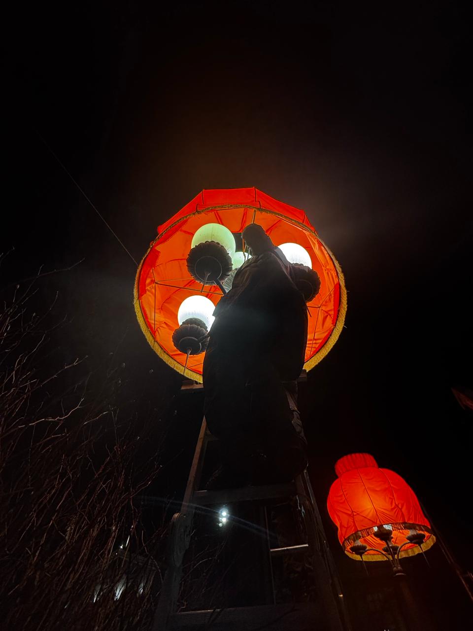 Зима – всё. Радя снял абажуры