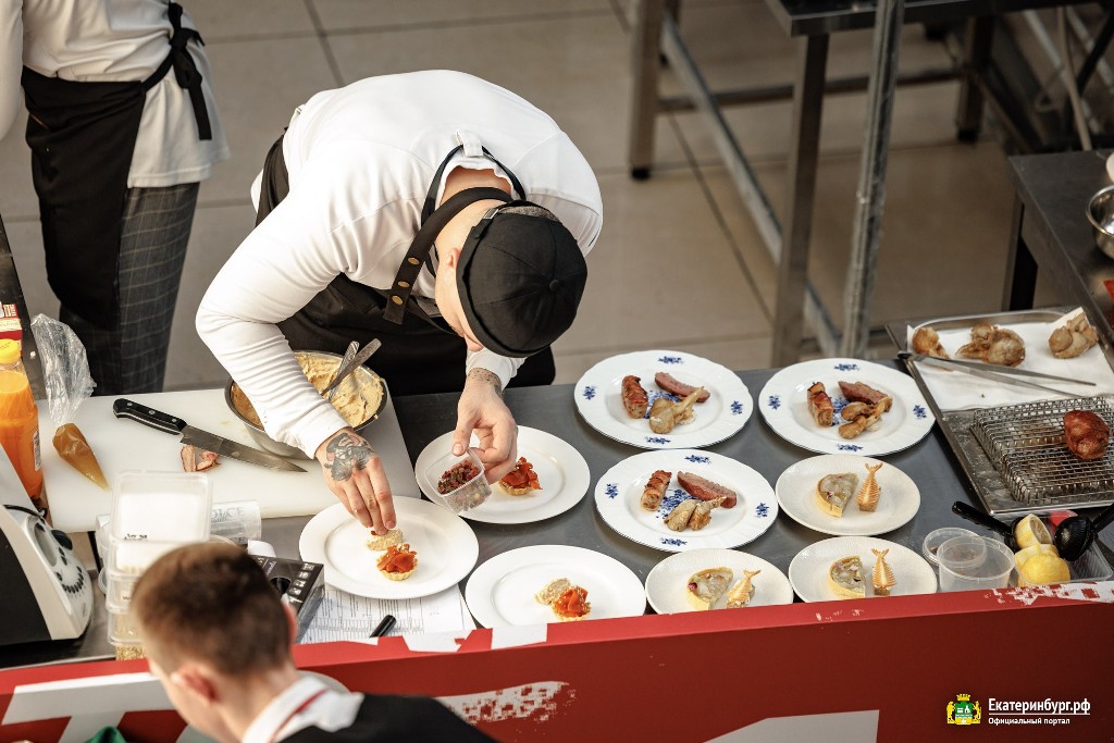 Более 700 шеф-поваров со всей страны съехались на уральскую «Кухню»