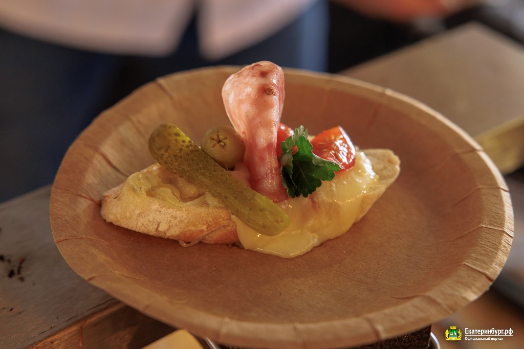 Более 700 шеф-поваров со всей страны съехались на уральскую «Кухню»