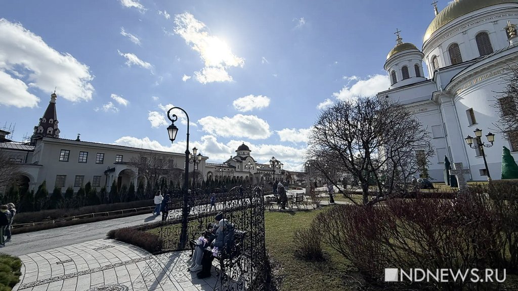 Сегодня – вербное воскресенье. Екатеринбуржцы устремились в храмы