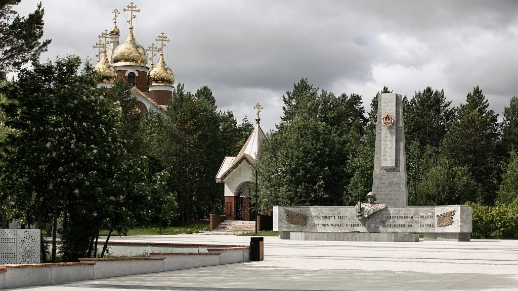 Тринадцать мемориалов героям благоустроено на Ямале