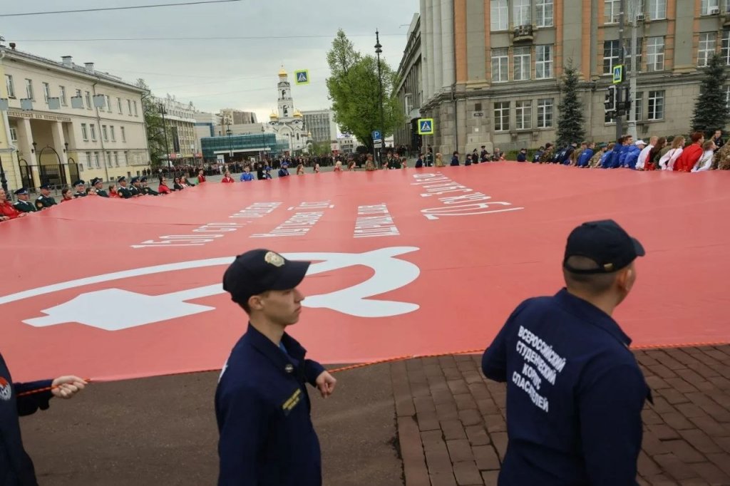 Тысячи уральцев приняли участие в акции «Бессмертный полк» (ФОТО)