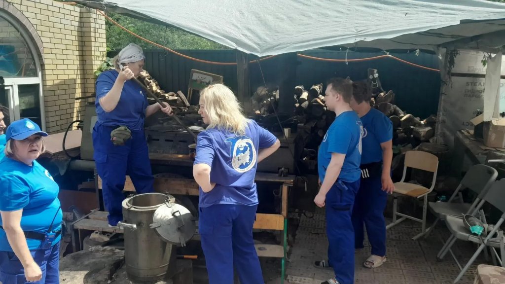 Уральские чиновники на постоянной основе будут ездить в гуманитарные миссии на Донбасс